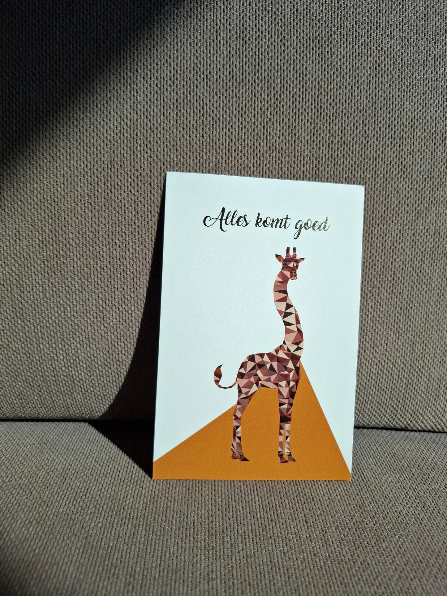 Postkaart alles komt goed giraf met gouden folie
