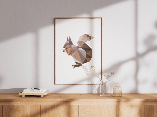 Poster geometrische illustratie van een eekhoorn in een bruine kader en lichtrijke kamer